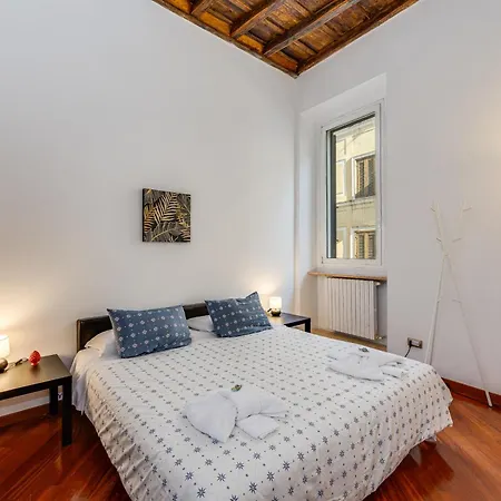 Spanish Steps Stylish شقة